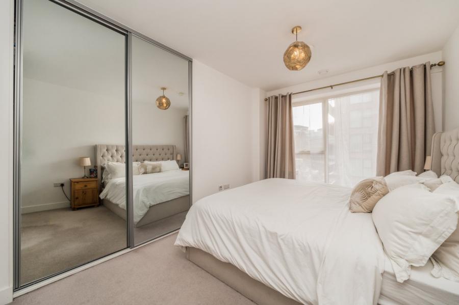 2 bedroom Flat for sale in Sheepcote Road-view8