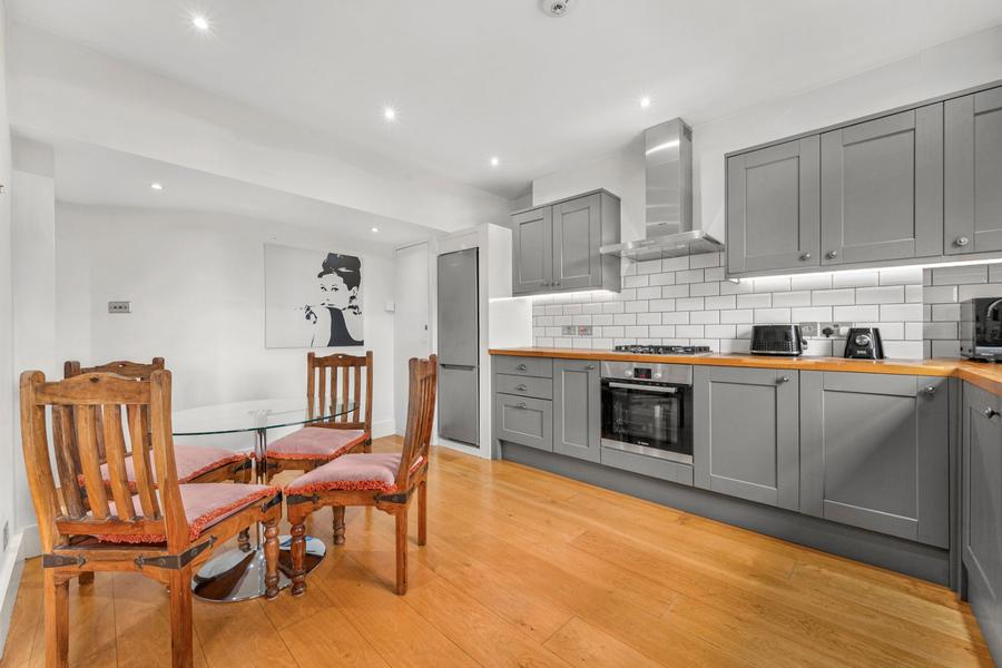 3 bedroom Flat for sale in Abercorn Place-view4
