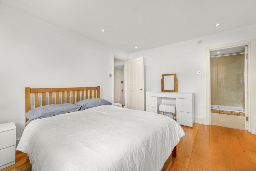 3 bedroom Flat for sale in Abercorn Place-view9