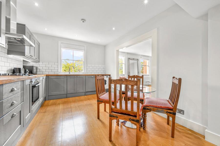 3 bedroom Flat for sale in Abercorn Place-view5