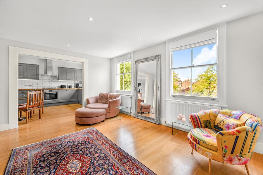 3 bedroom Flat for sale in Abercorn Place-view2
