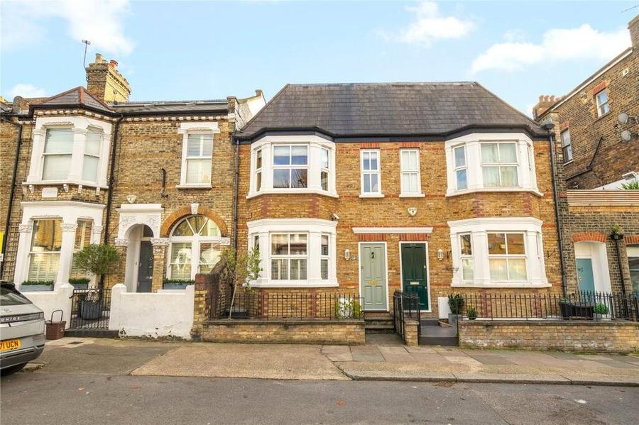 3 bedroom House for sale in Mallinson Road-view1