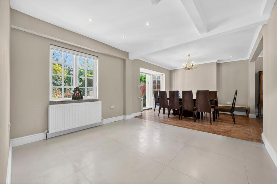 4 bedroom House for sale in Hill Rise-view4