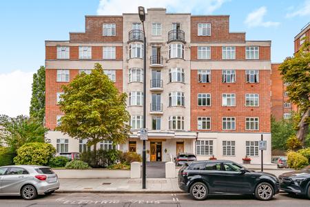 Flat for sale in William Court-List1910