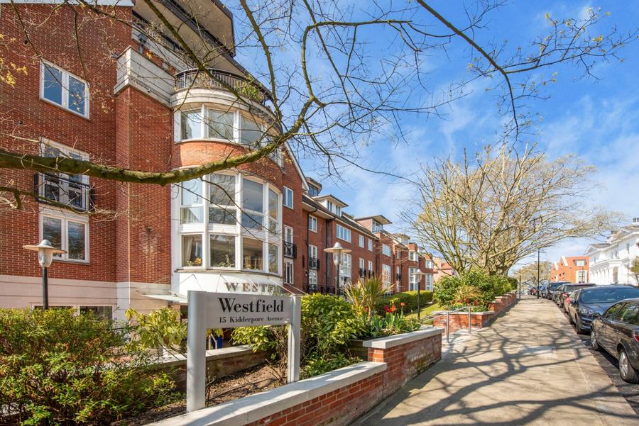 2 bedroom Flat for sale in Westfield-view17