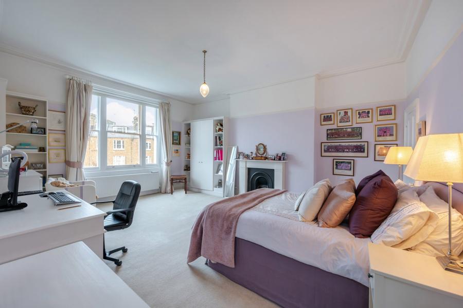 6 bedroom House for sale in Warrington Crescent-view10