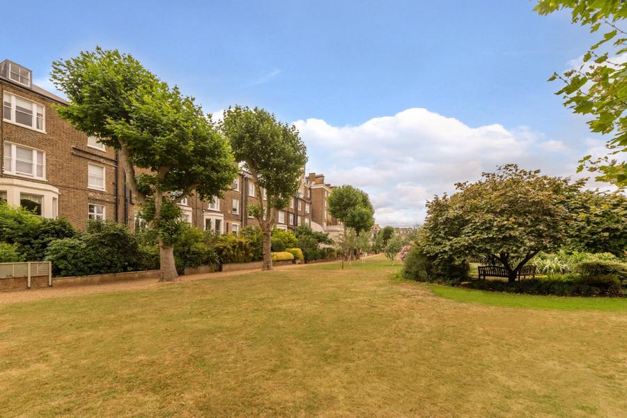 6 bedroom House for sale in Warrington Crescent-view31