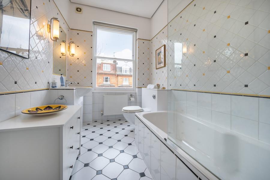 6 bedroom House for sale in Warrington Crescent-view16