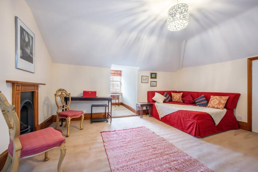 6 bedroom House for sale in Warrington Crescent-view17
