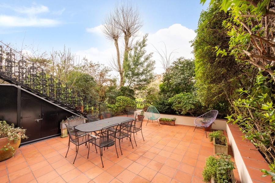 6 bedroom House for sale in Warrington Crescent-view7