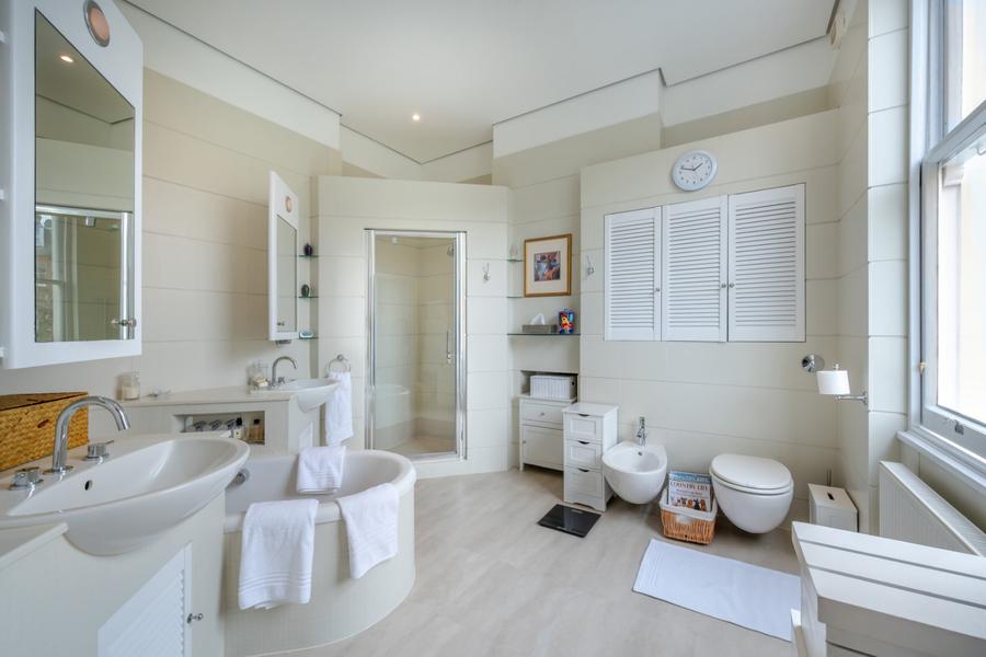 6 bedroom House for sale in Warrington Crescent-view9