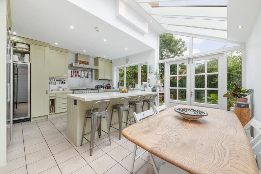 5 bedroom House to rent in Keyes Road-view4