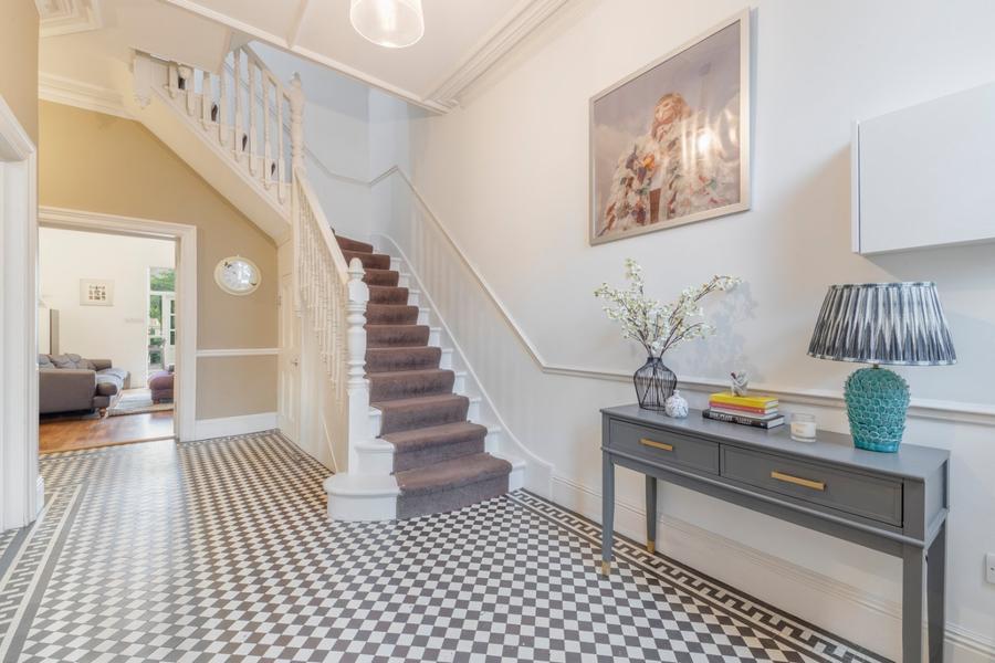 5 bedroom House to rent in Keyes Road-view3