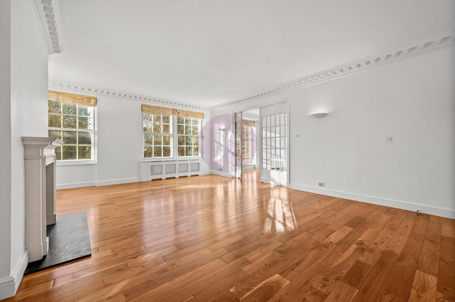 4 bedroom Flat to rent in Abbey Lodge-view2