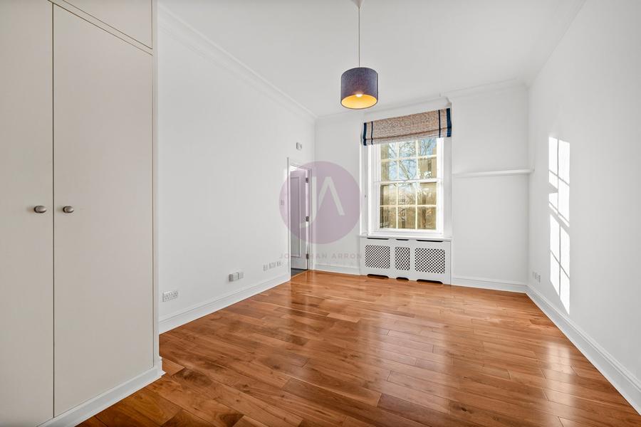 4 bedroom Flat to rent in Abbey Lodge-view11