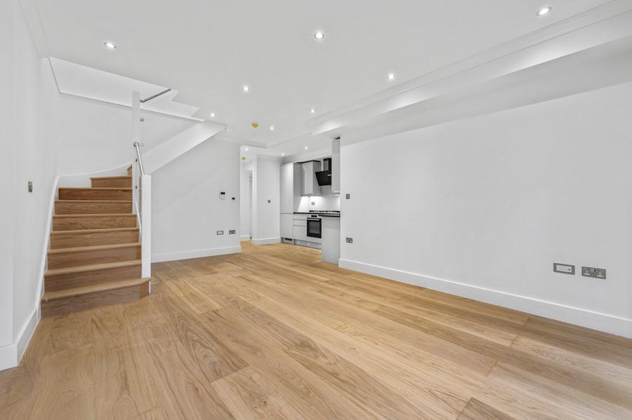 2 bedroom Flat to rent in Chatsworth Road-view6