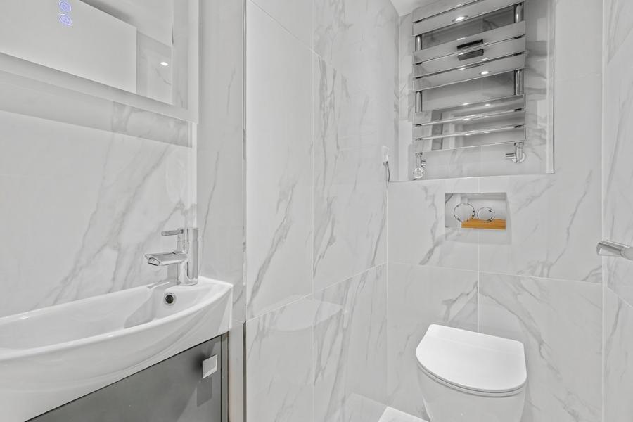 2 bedroom Flat to rent in Chatsworth Road-view13