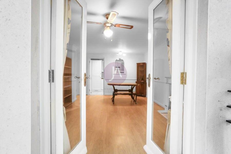 2 bedroom Flat to rent in Rushmore House-view15
