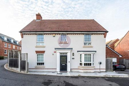 4 bedroom House to rent in Hubert Crescent-List1954