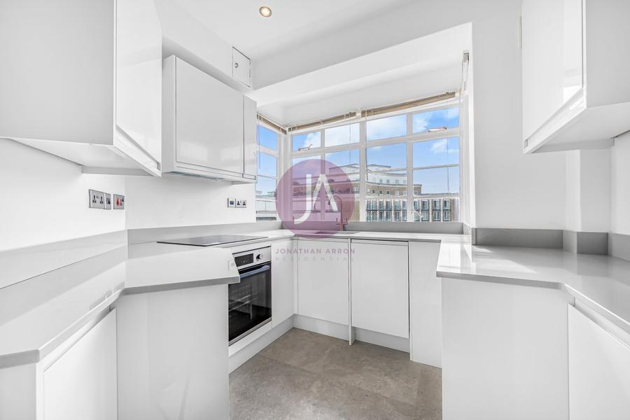 2 bedroom Flat to rent in Rossmore Court-view2