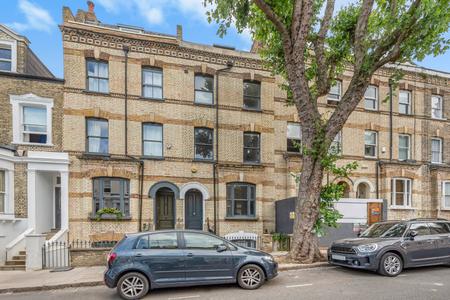 4 bedroom Maisonette to rent in Gayton Road-List1917