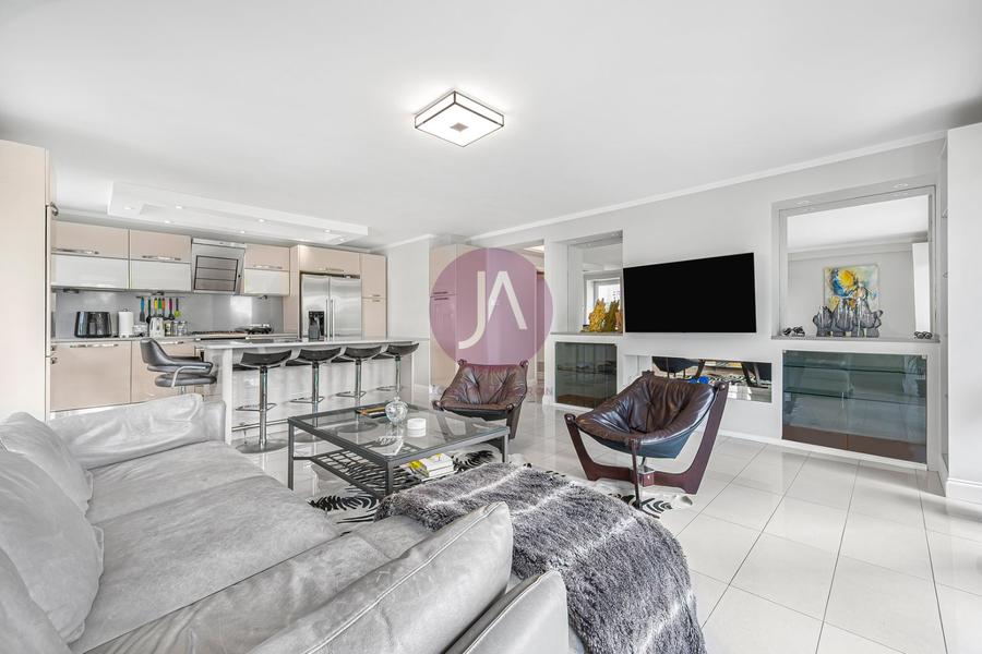 3 bedroom Flat to rent in Buttermere Court-view3