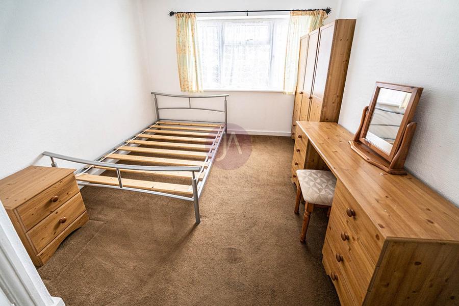 2 bedroom Flat to rent in Devonshire Court-view7