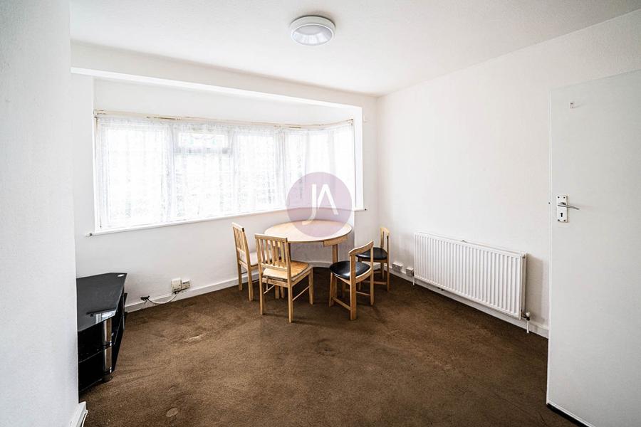 2 bedroom Flat to rent in Devonshire Court-view2