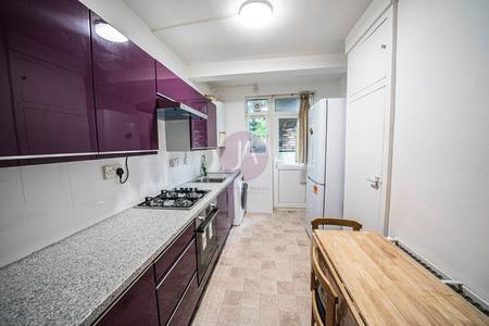 2 bedroom Flat to rent in Devonshire Court-List1851