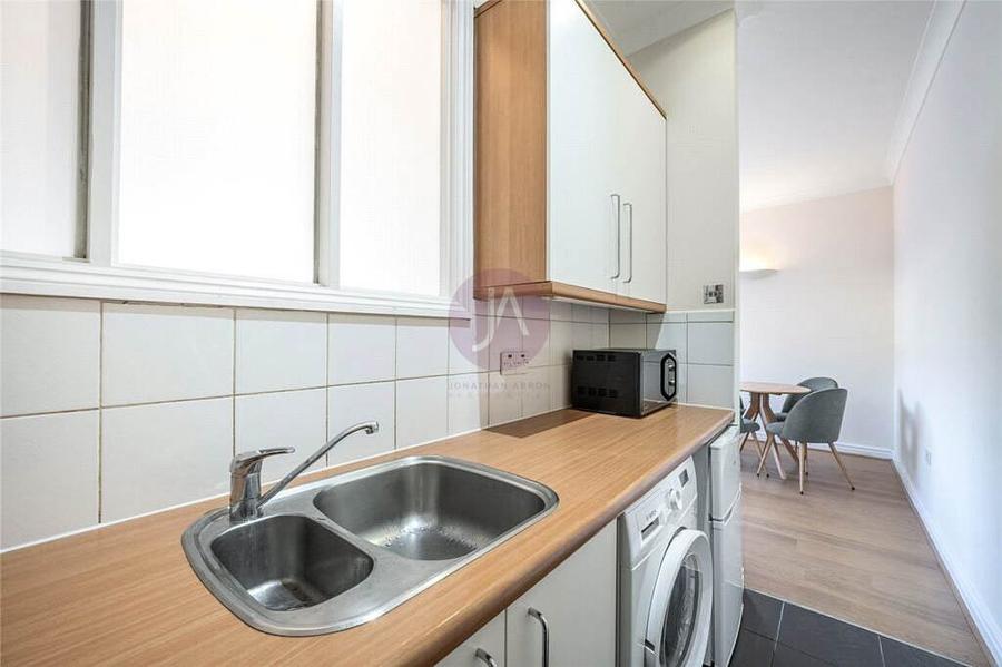 1 bedroom Flat to rent in Lords View-view6