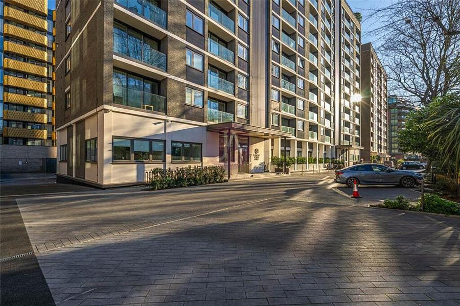1 bedroom Flat to rent in Lords View-view17
