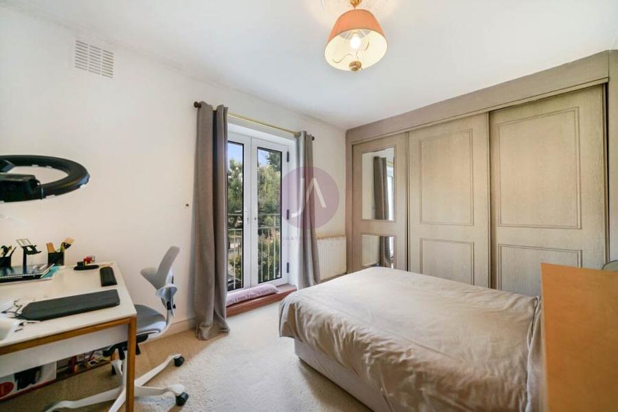 1 bedroom Flat to rent in Verity House-view5