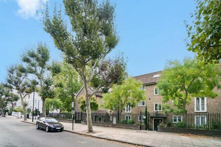 1 bedroom Flat to rent in Verity House-List1822