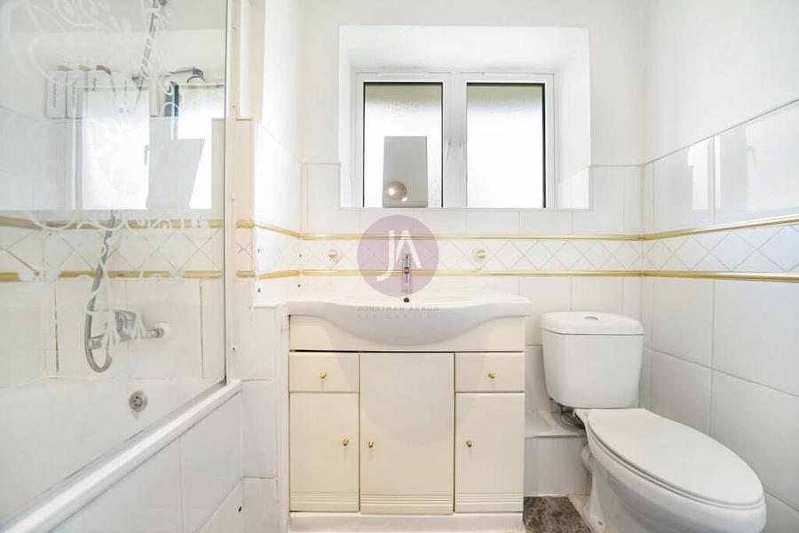 1 bedroom Flat to rent in Verity House-view9
