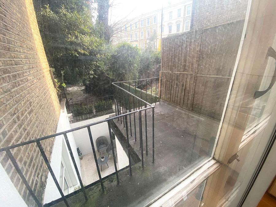 2 bedroom Flat to rent in Longridge Road-view12