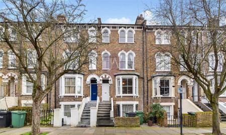 2 bedroom Flat to rent in Lowfield Road-List1802