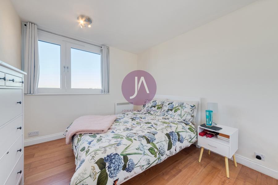 1 bedroom Flat to rent in Lords View-view8