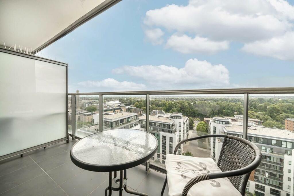 Pump House Crescent, Kew Bridge, Brentford, London, TW8