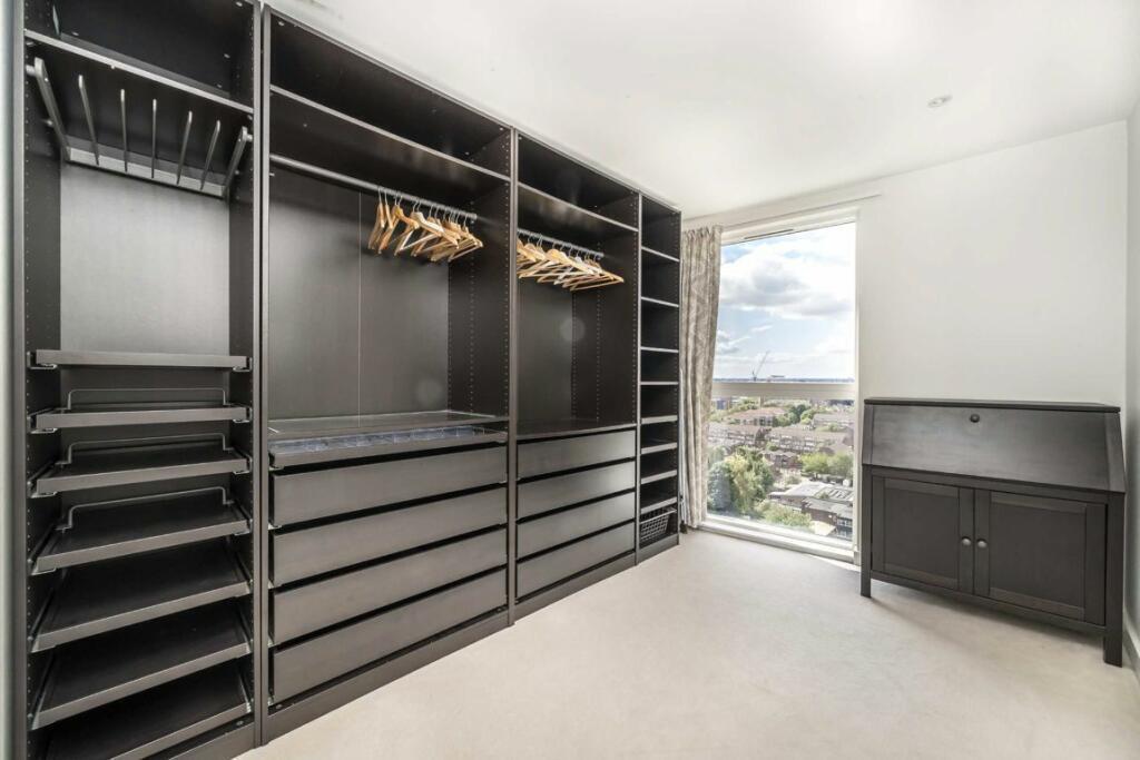 Pump House Crescent, Kew Bridge, Brentford, London, TW8