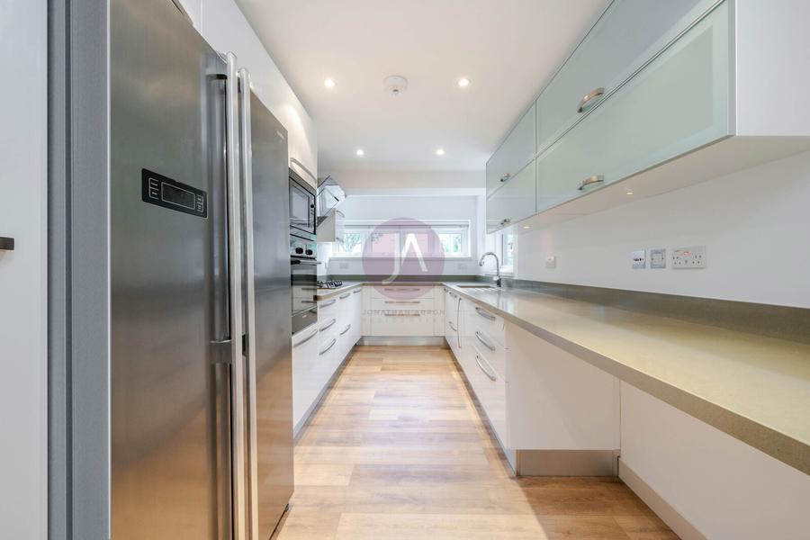 5 bedroom House to rent in Woronzow Road-view5