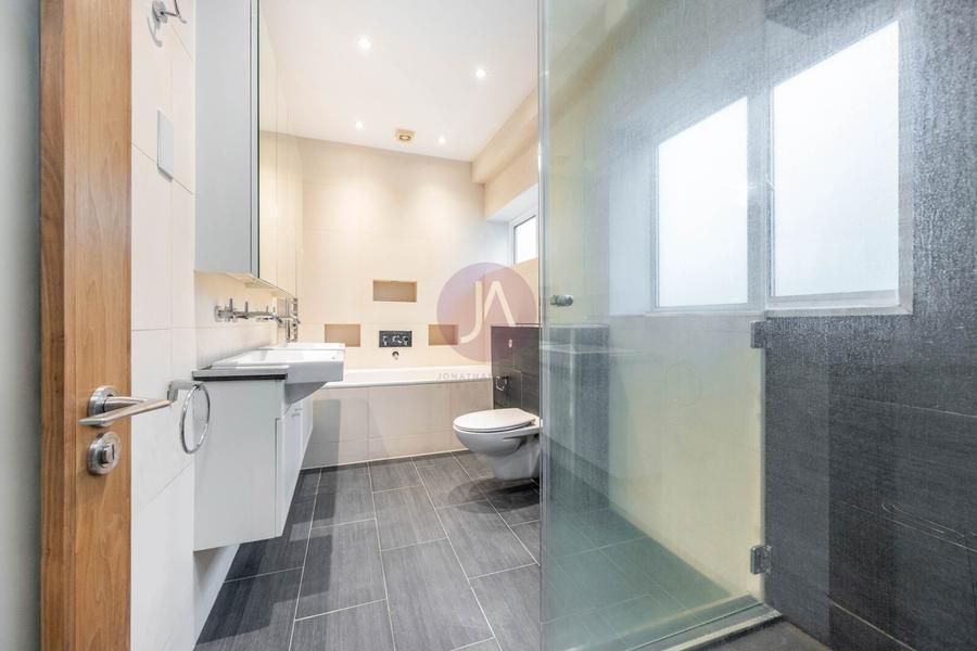 5 bedroom House to rent in Woronzow Road-view7