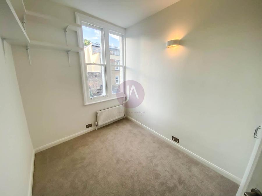 2 bedroom Flat to rent in Bisham Gardens-view10