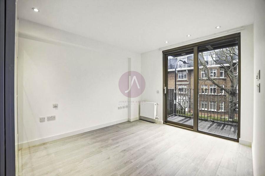 3 bedroom Flat to rent in Mill Lane-view10