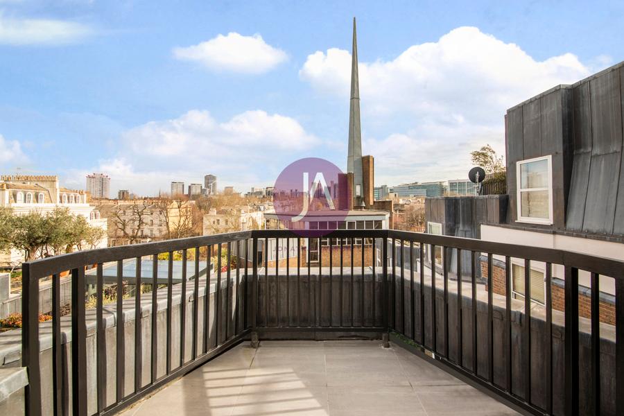 3 bedroom Flat to rent in Manor House Court-view7