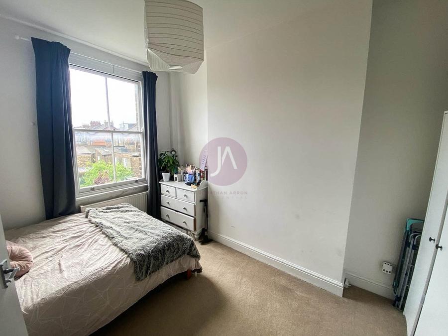 2 bedroom Flat to rent in Streatley Road-view10
