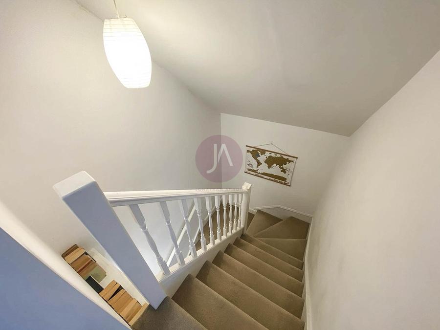 2 bedroom Flat to rent in Streatley Road-view20