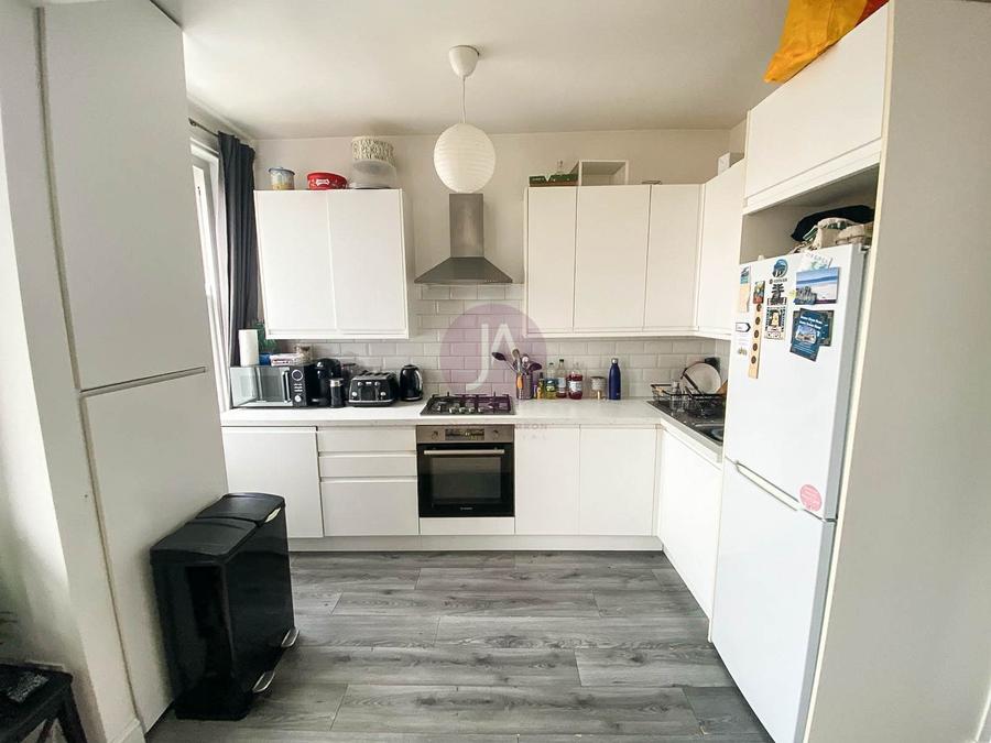 2 bedroom Flat to rent in Streatley Road-view18