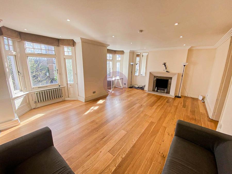 3 bedroom Flat to rent in Abbey Court-view2