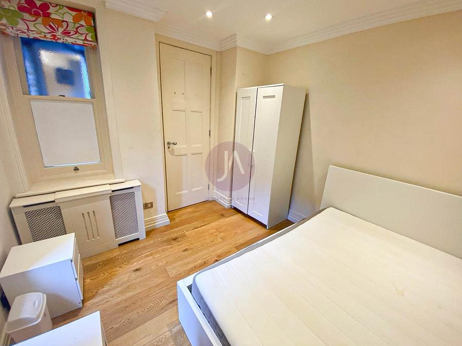 3 bedroom Flat to rent in Abbey Court-view13