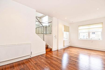 2 bedroom Flat to rent in Finsbury Park Road-List1559